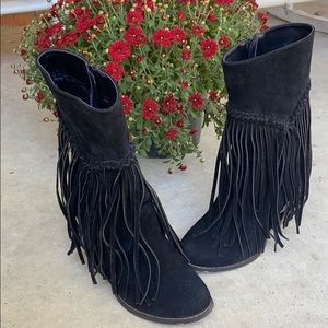 Black mid rise boots